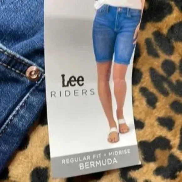 3 pairs size 22 shorts. 1 Lee rider Bermuda, 1 briggs french blue; 1 Napa Valley