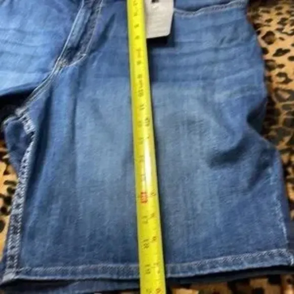 3 pairs size 22 shorts. 1 Lee rider Bermuda, 1 briggs french blue; 1 Napa Valley