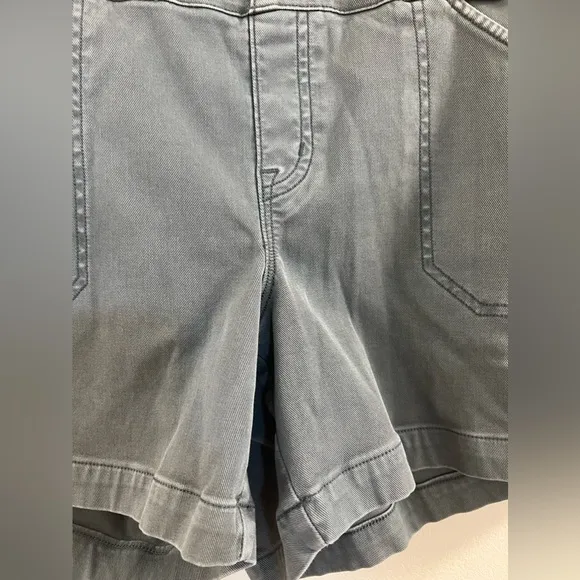 34. SPANX 6-Inch Stretch Twill Shorts in Hazy Grey