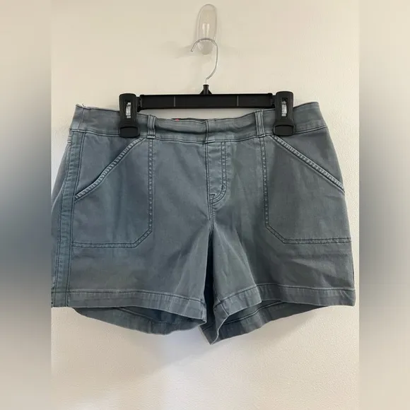 34. SPANX 6-Inch Stretch Twill Shorts in Hazy Grey
