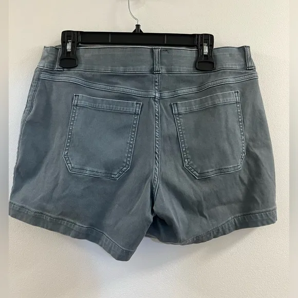 34. SPANX 6-Inch Stretch Twill Shorts in Hazy Grey