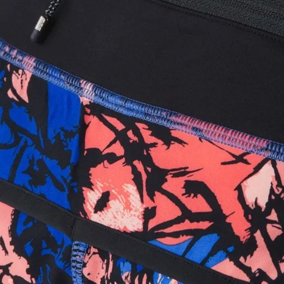 89. Lululemon Speed ShortPaint Storm Harbor Blue Multi / Black