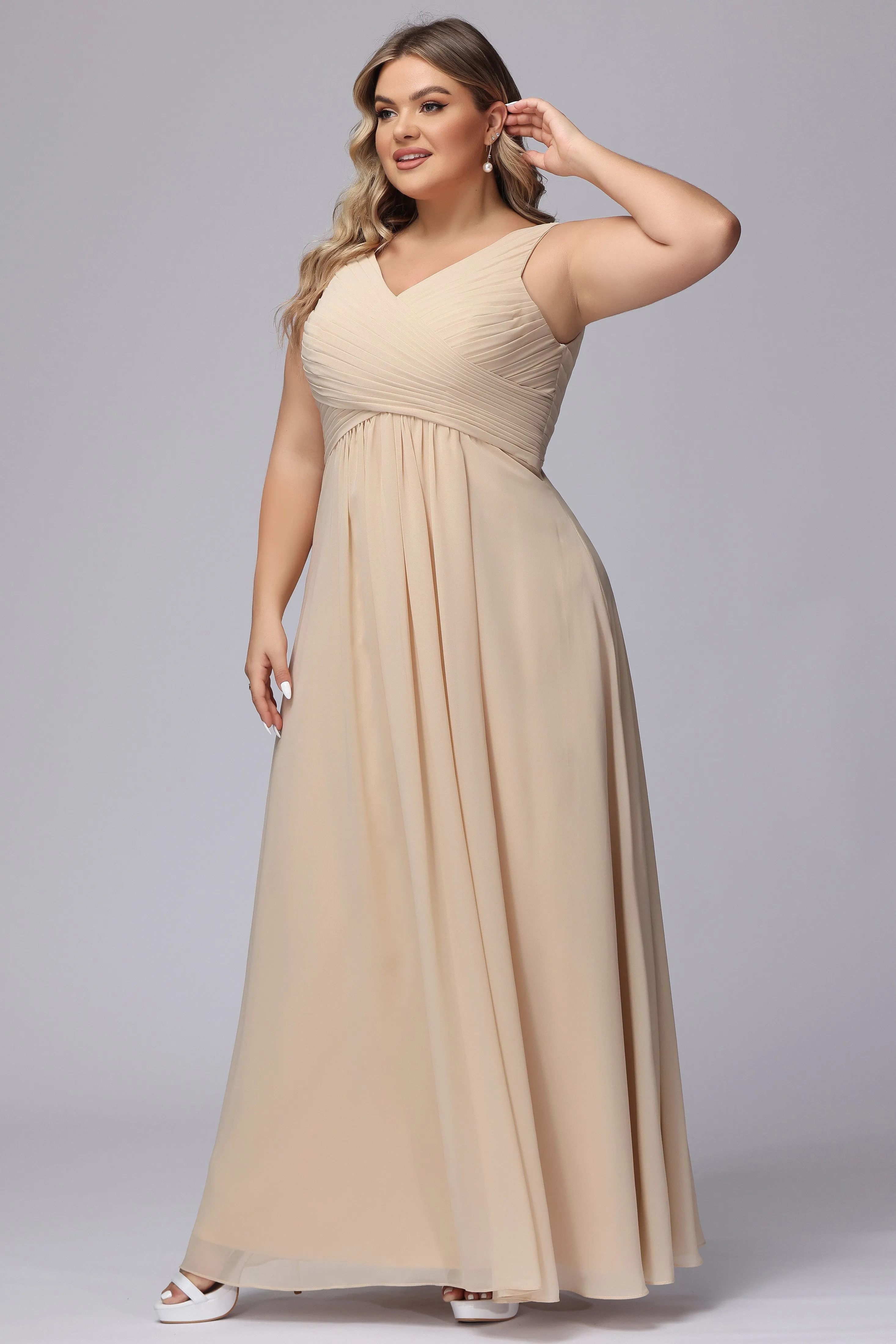 A-line Sleeveless V-back Chiffon Plus Size Bridesmaid Dress