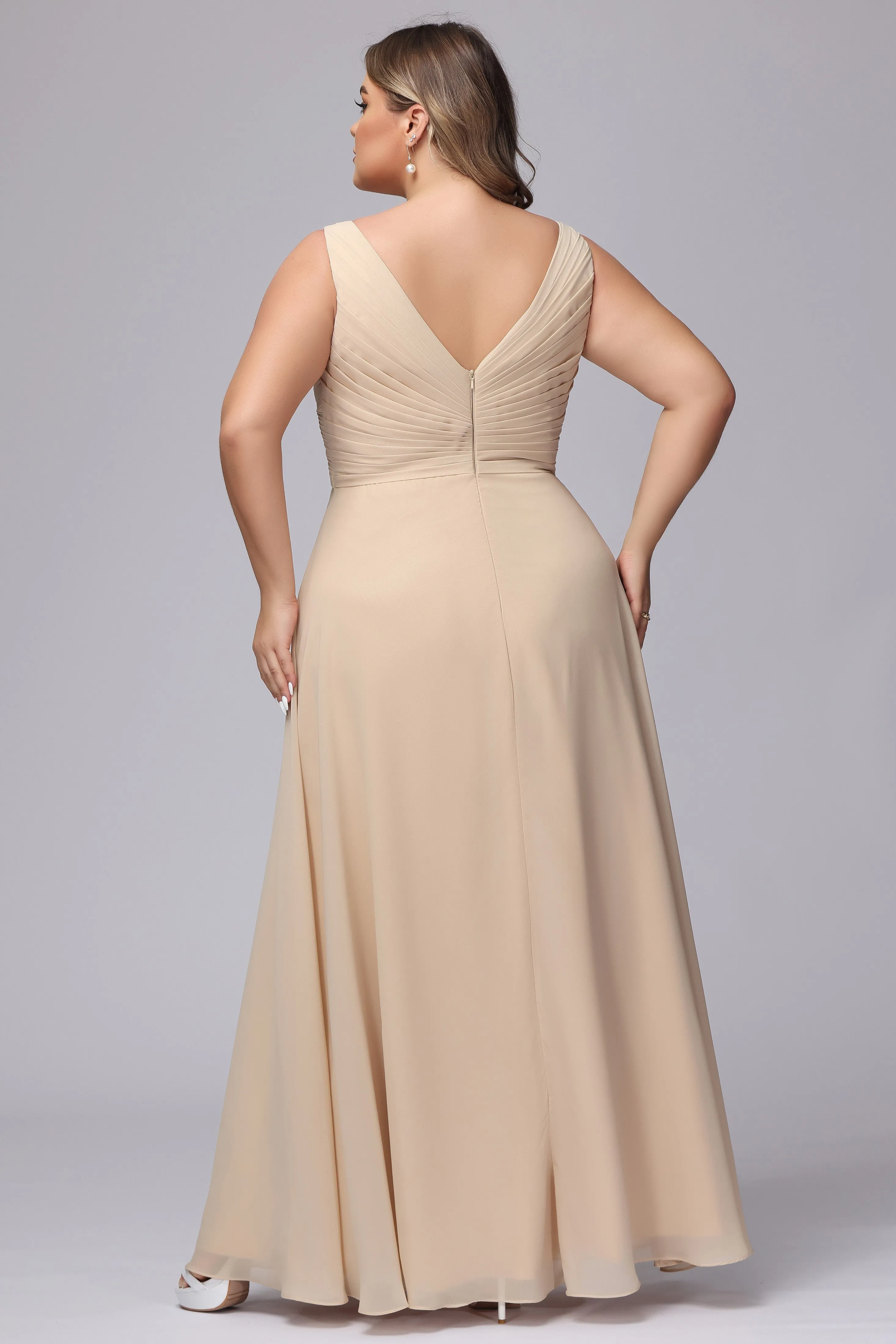 A-line Sleeveless V-back Chiffon Plus Size Bridesmaid Dress