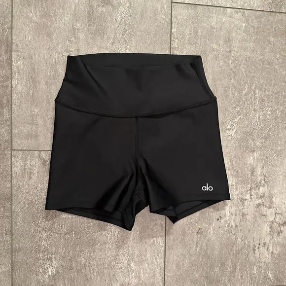 Alo Yoga High-Waist Airlift 3” Shorts Black Size Small EUC