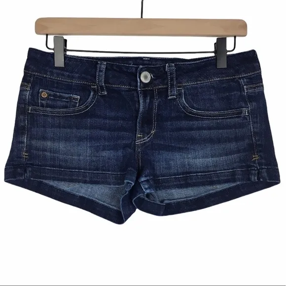 AMERICAN EAGLE Jean Shorts 2” Inseam Dark Stretch Embroidered Pockets Size 4
