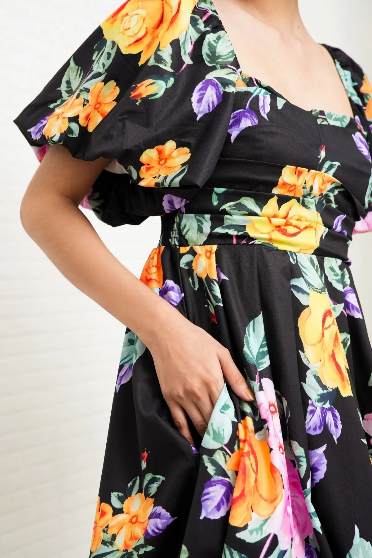 ANYA Pleated Puff-Sleeve Floral Dress (Black)