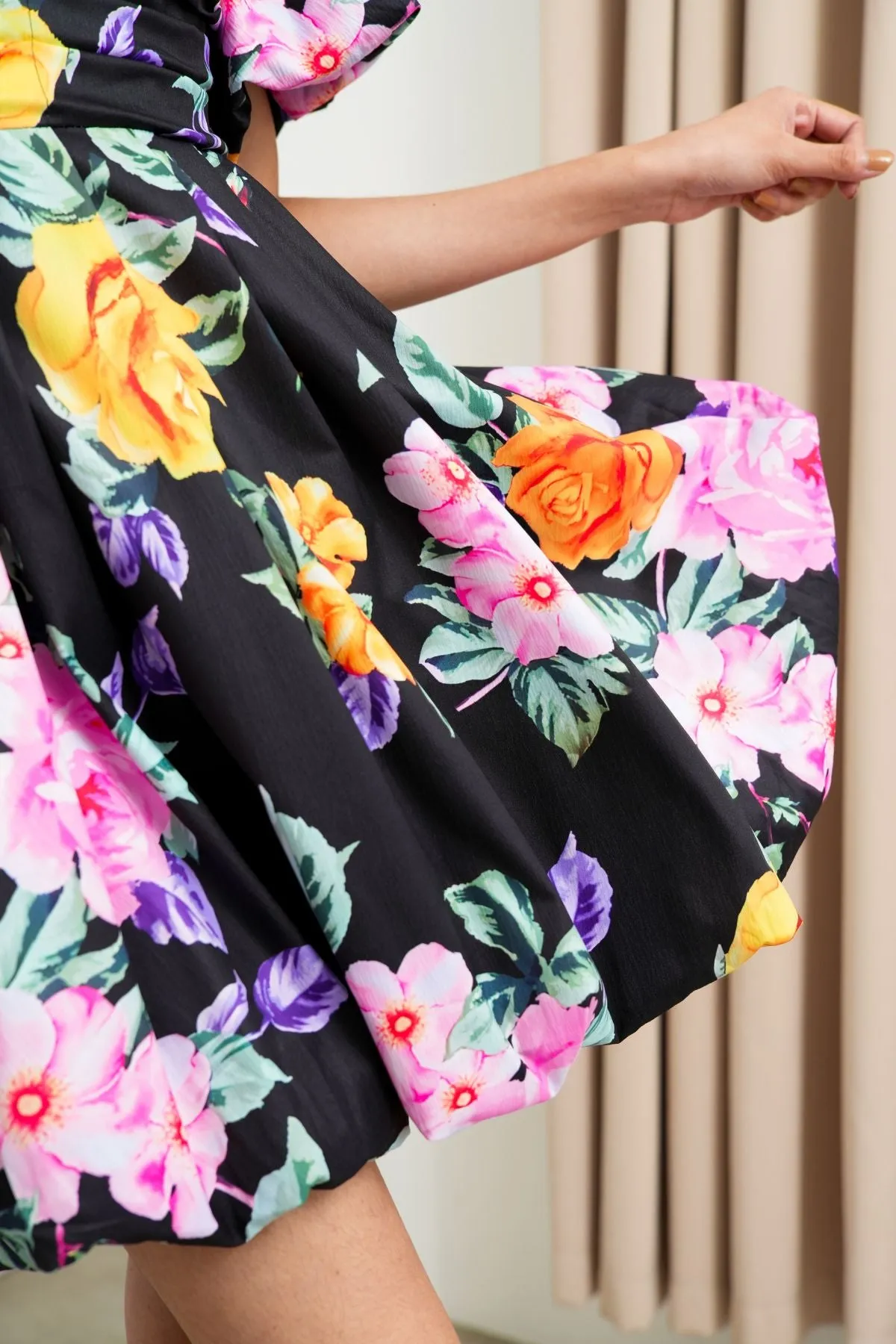 ANYA Pleated Puff-Sleeve Floral Dress (Black)