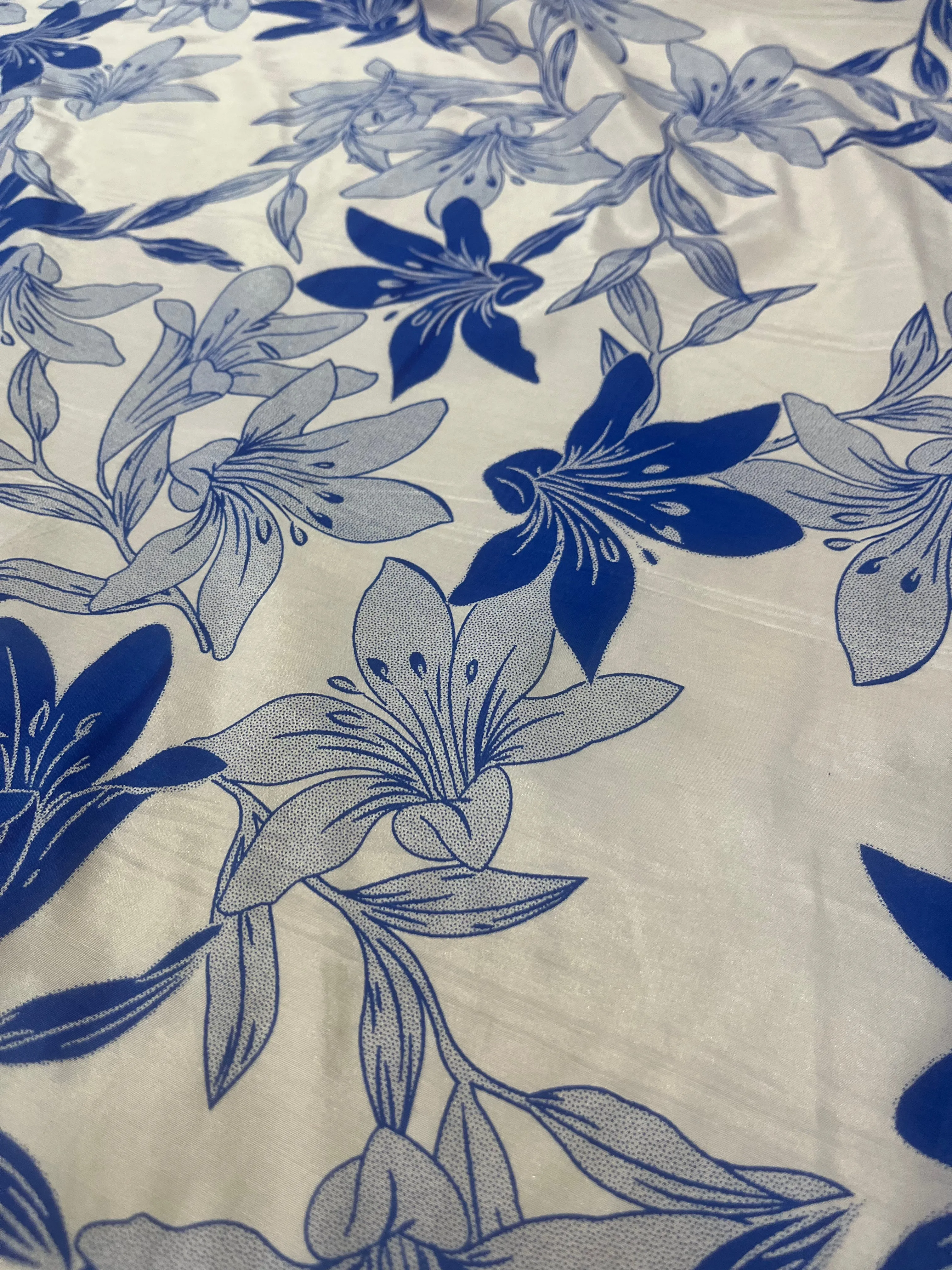 B01 colette 001 viscose soft pink electric blue flowers