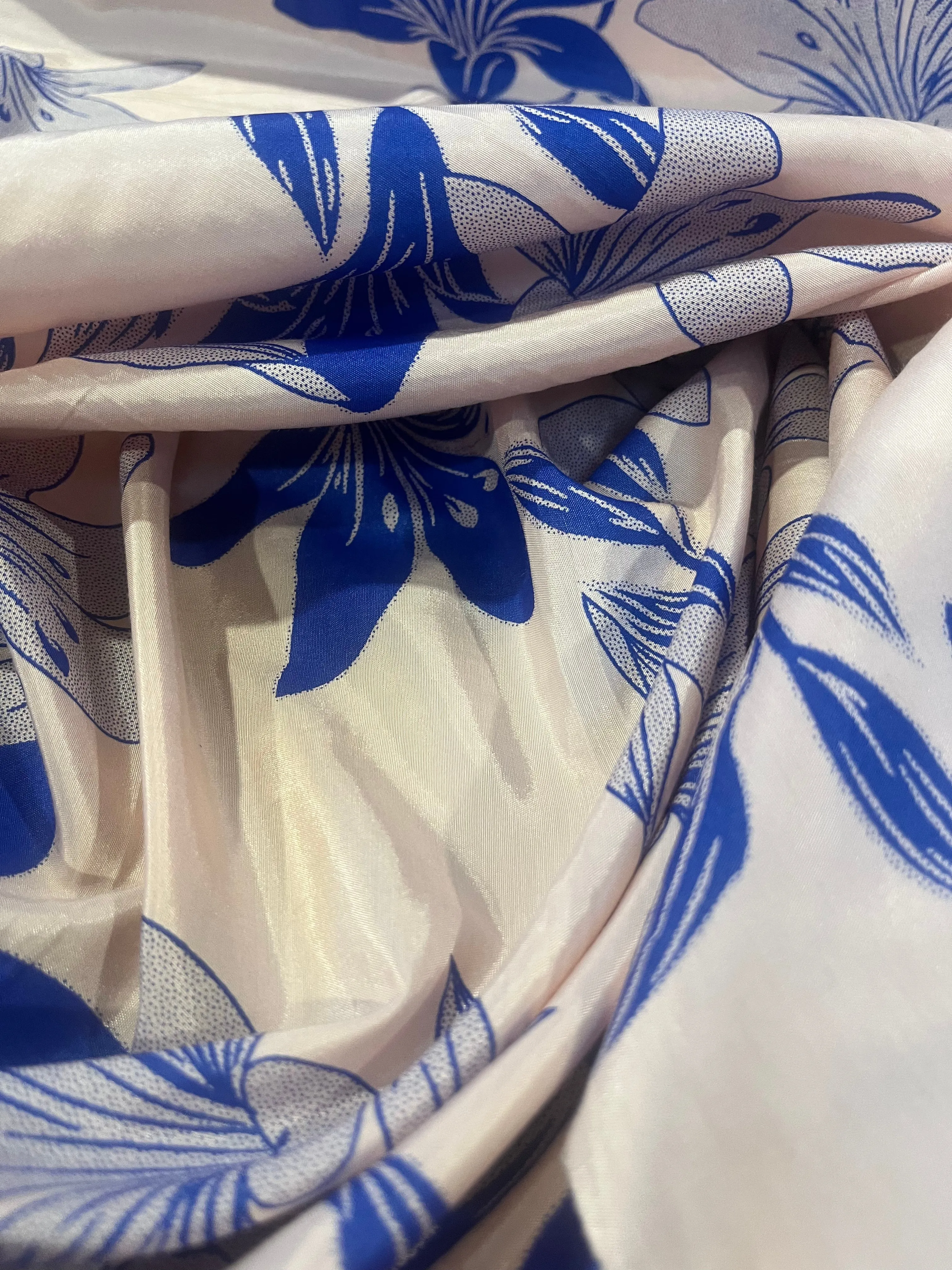 B01 colette 001 viscose soft pink electric blue flowers