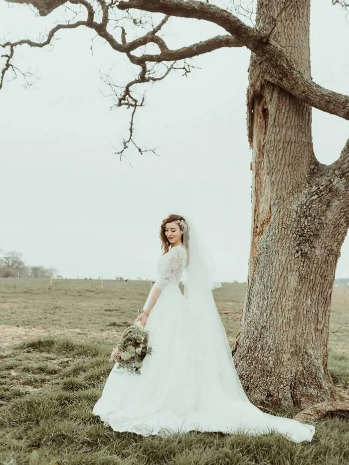 Backless Modest Vintage Lace Ball Gown Wedding Dresses with Sleeves, QB324