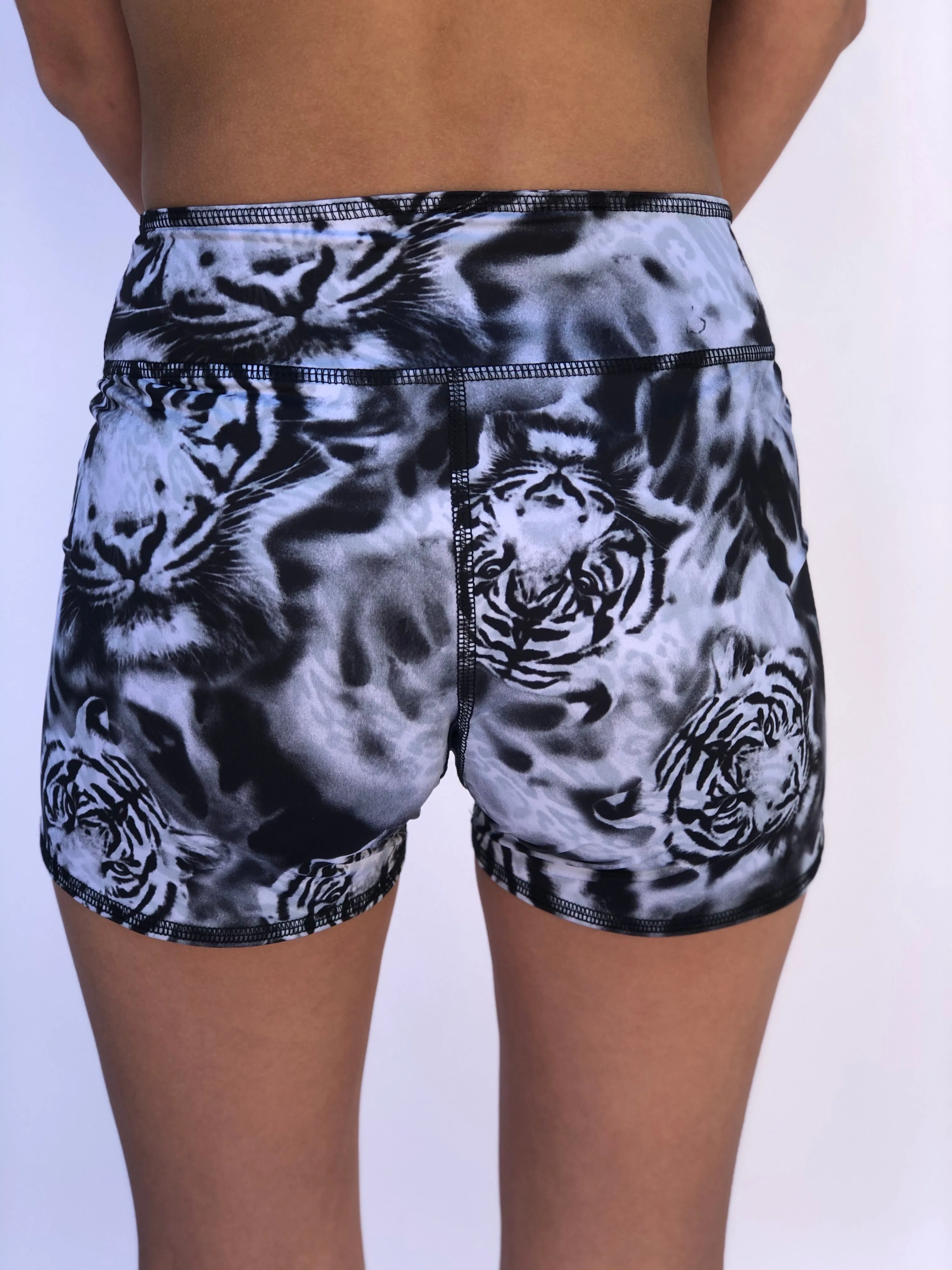 BOYS SHORTS LOW RISE WHITE TIGER/SNOW LEOPARD