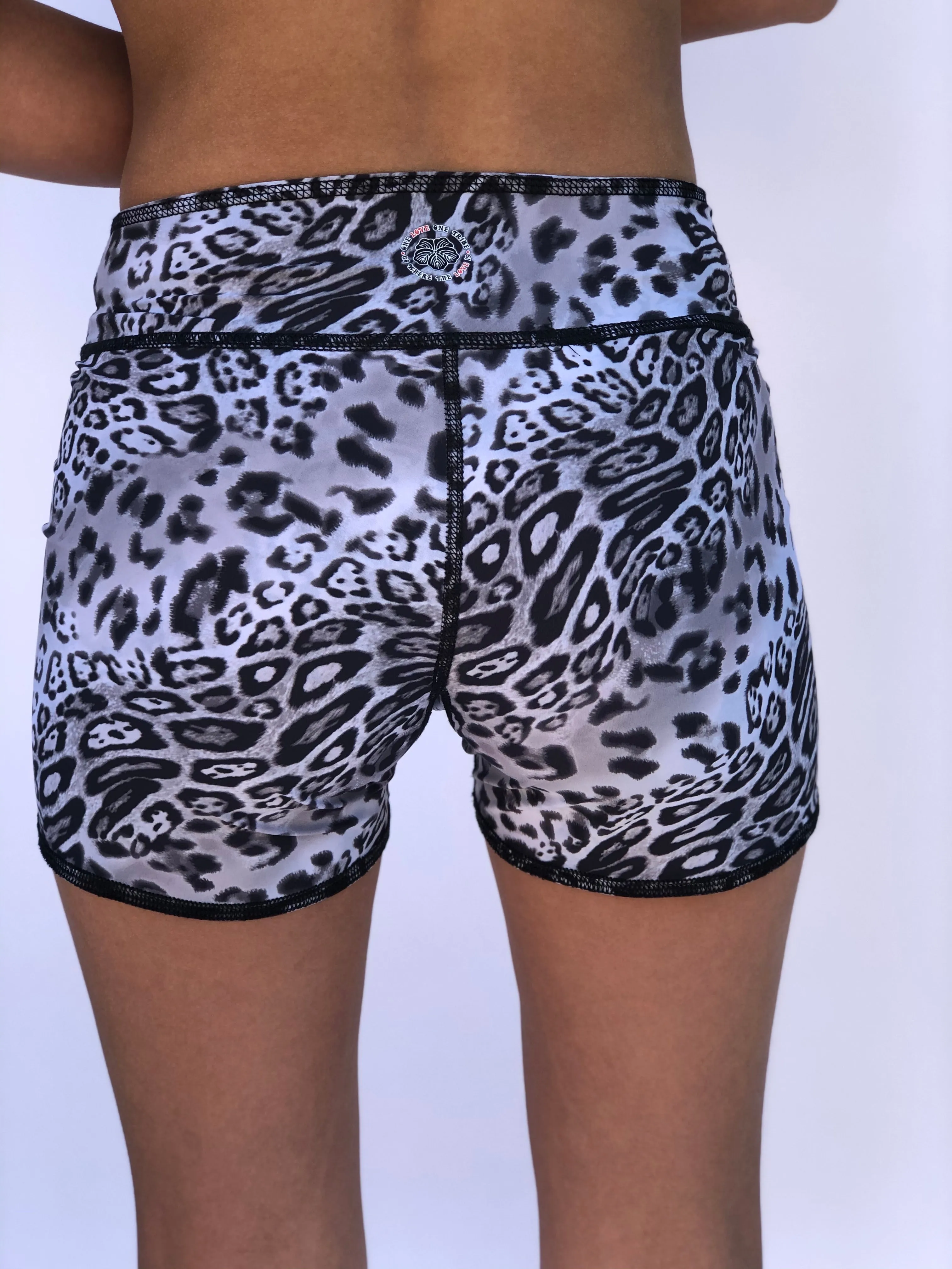BOYS SHORTS LOW RISE WHITE TIGER/SNOW LEOPARD