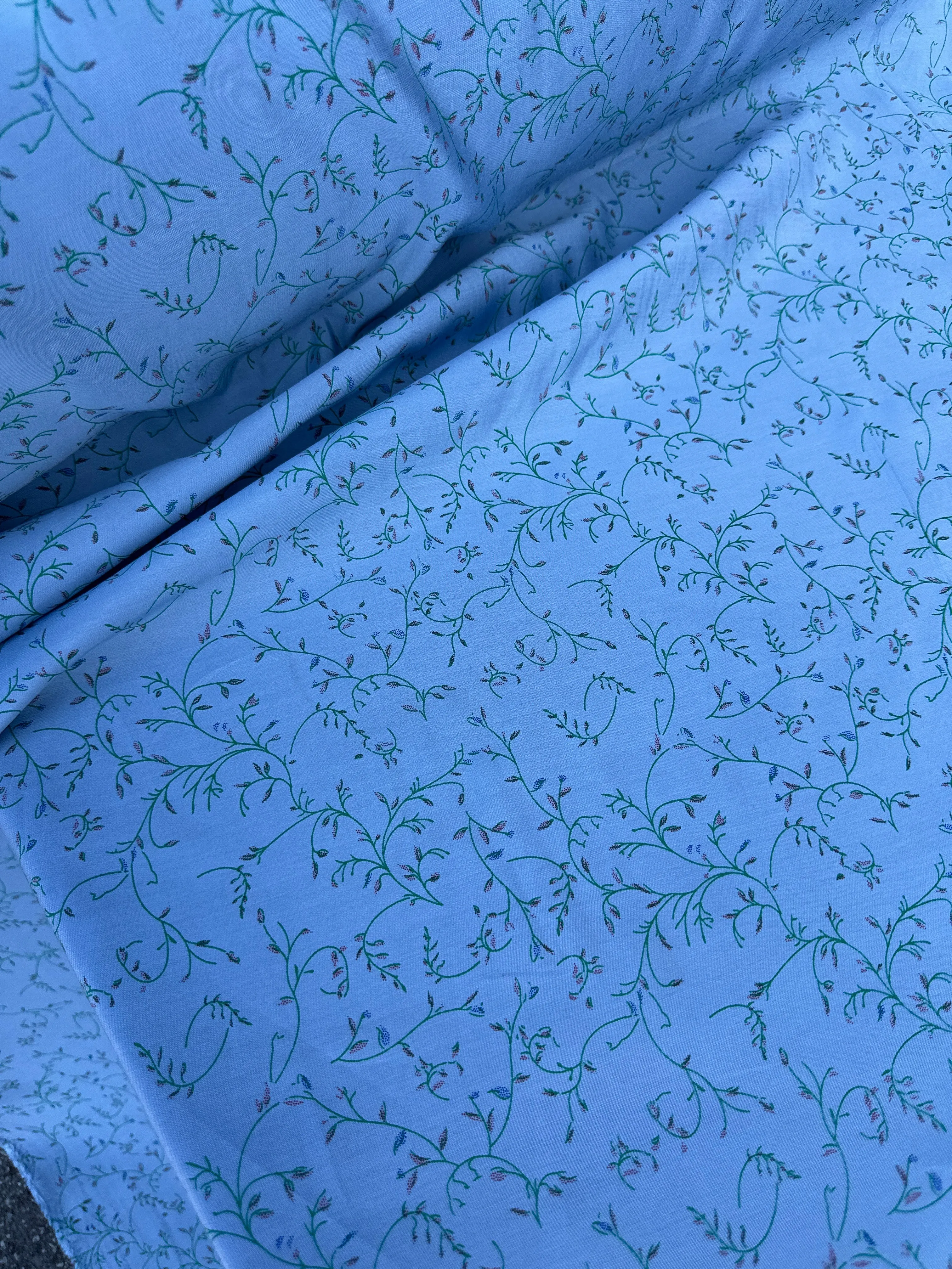 C02 Charlotte 000 Viscose Print Small Flowers Ice Blue