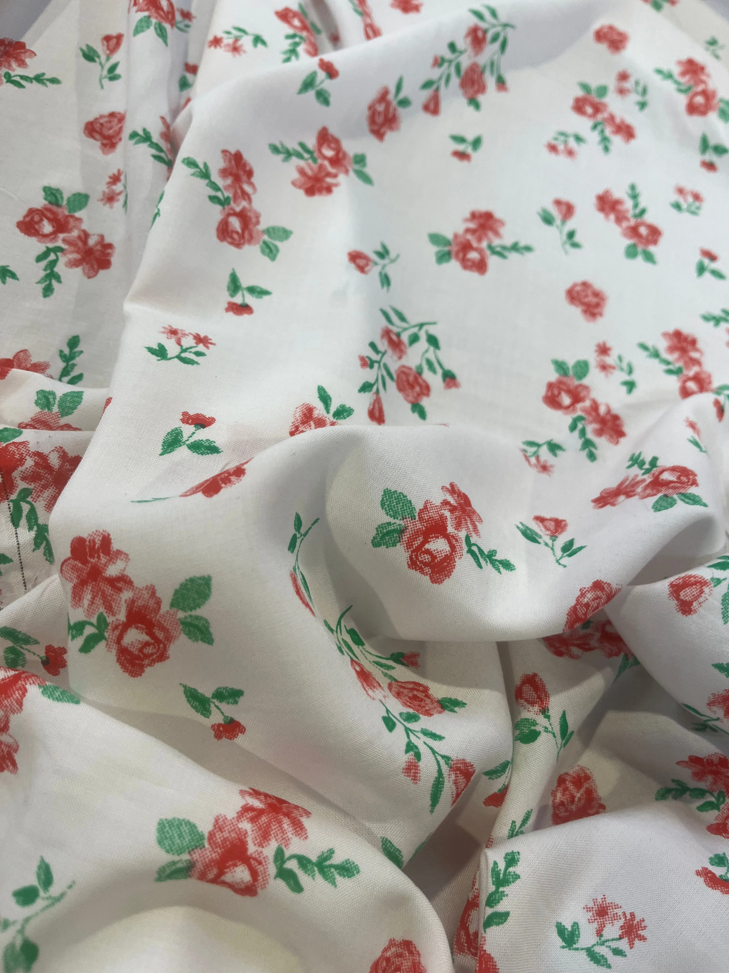 C02 colette 031 viscose red roses