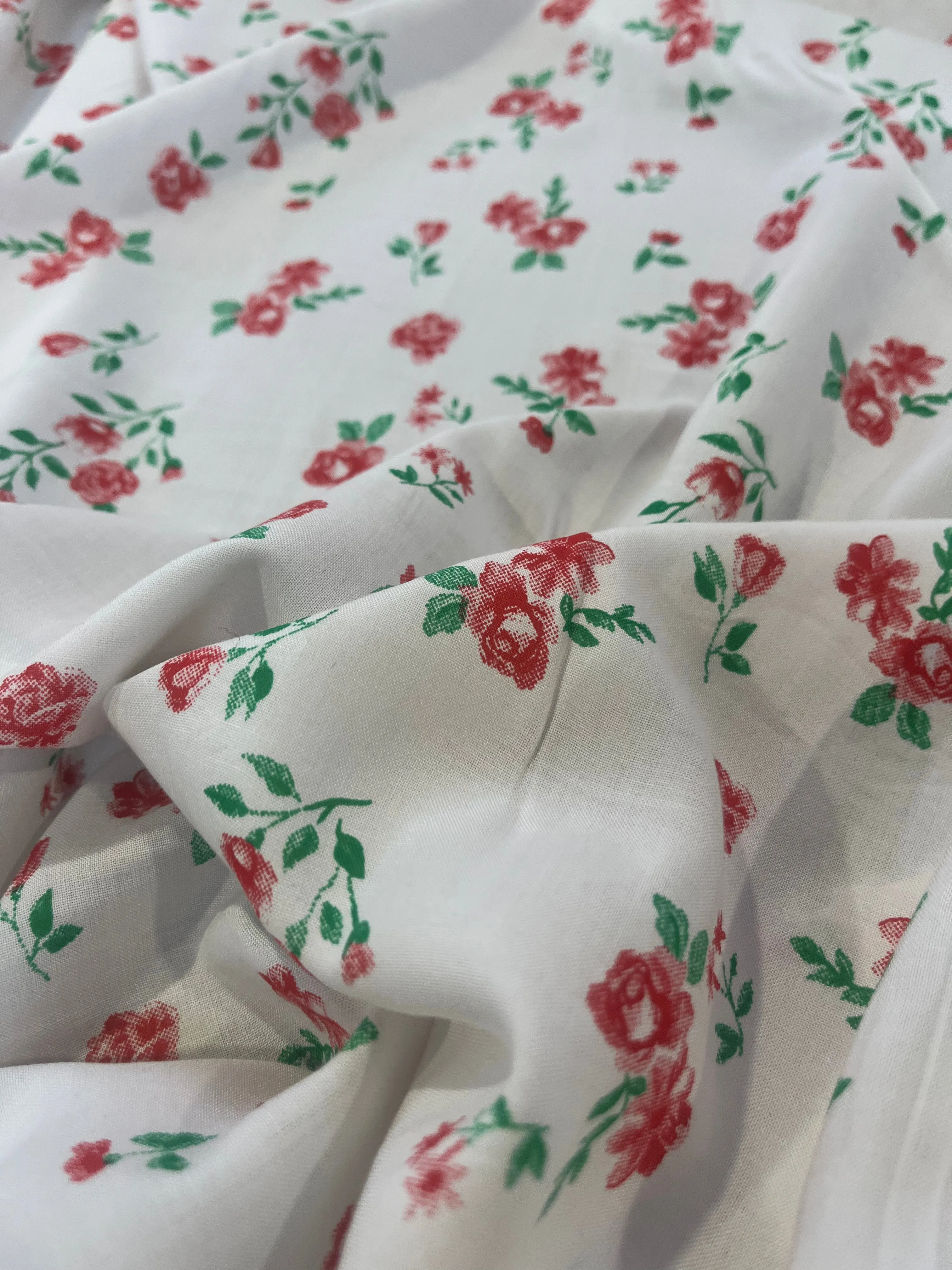 C02 colette 031 viscose red roses