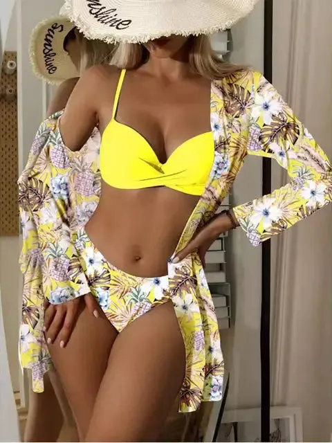 Dalia® | Relaxed and timeless   swimsuit