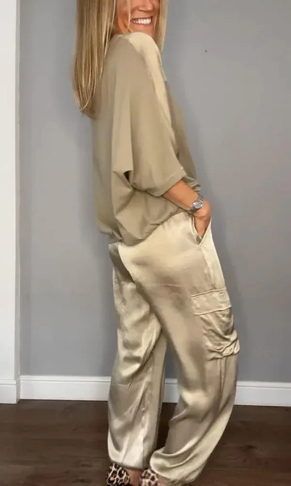 Dana® | 2-piece women's suit with short sleeves and trousers in smooth satin