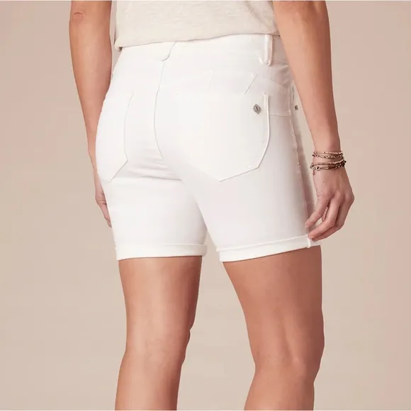 Democracy Ab&quot;solution Short Slimming White Shorts