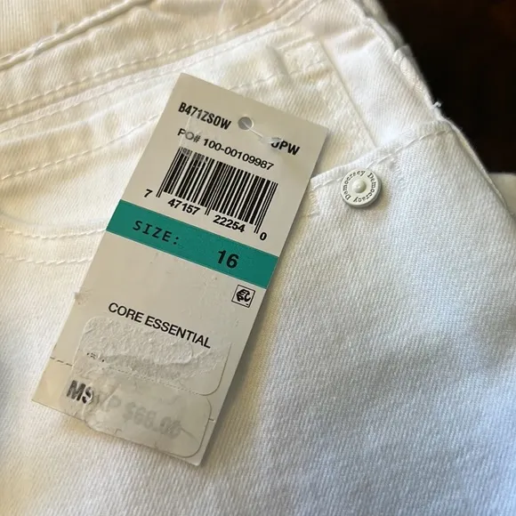 Democracy Ab&quot;solution Short Slimming White Shorts
