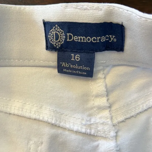 Democracy Ab&quot;solution Short Slimming White Shorts