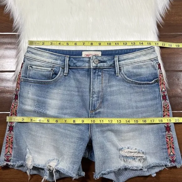 Driftwood‎ Women's Size 27 Lulu Embroidered Cut Off Denim Jean Shorts
