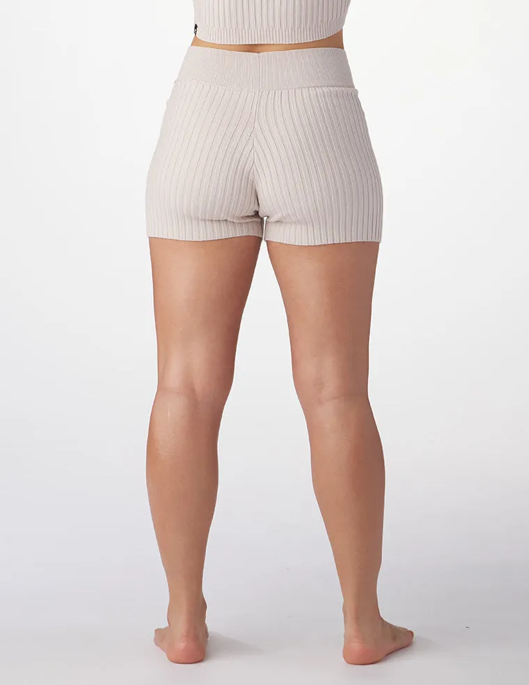 Elite Short: Oatmilk
