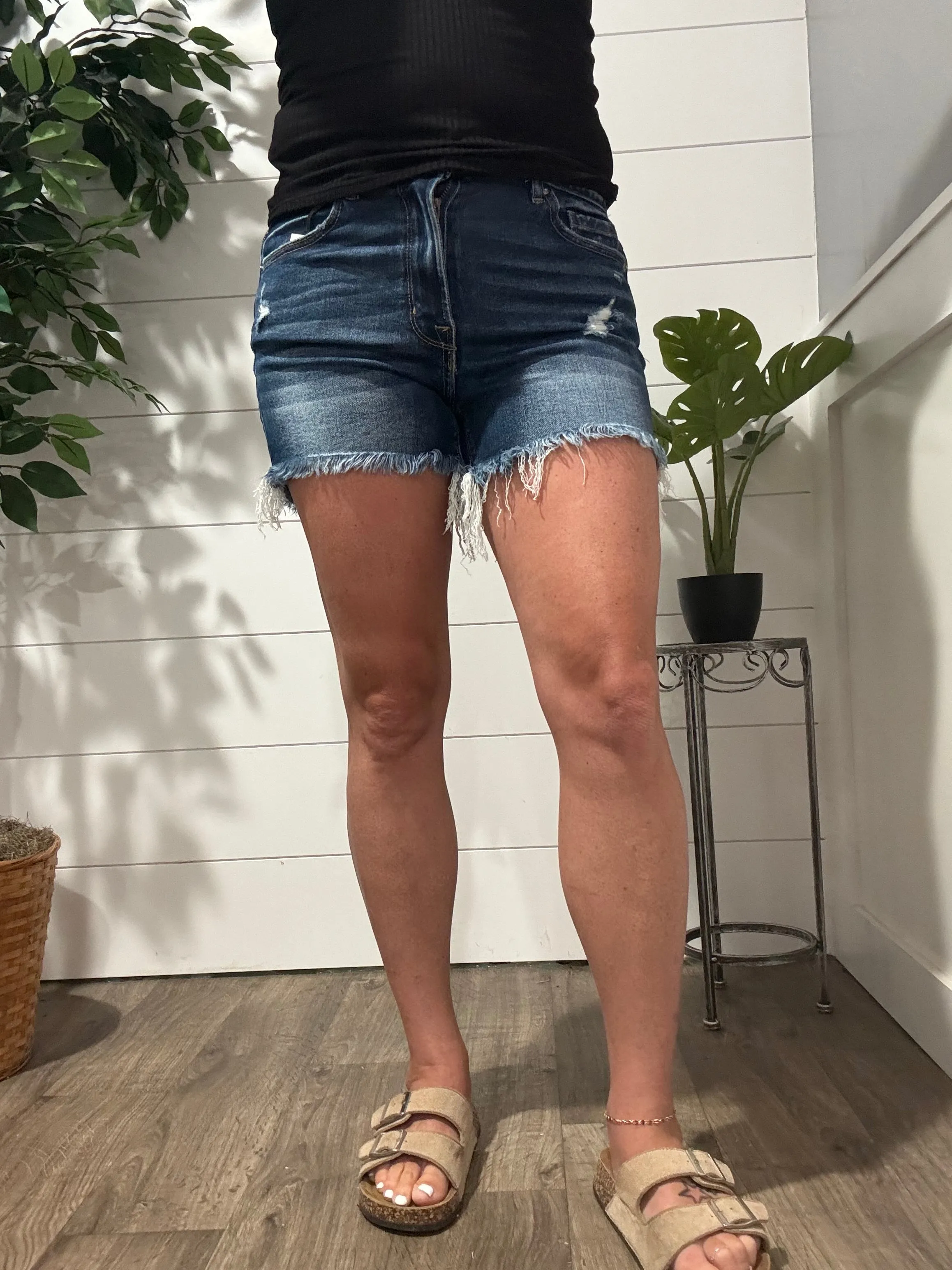 Everly Frayed Hem Mid Rise Shorts - dark wash