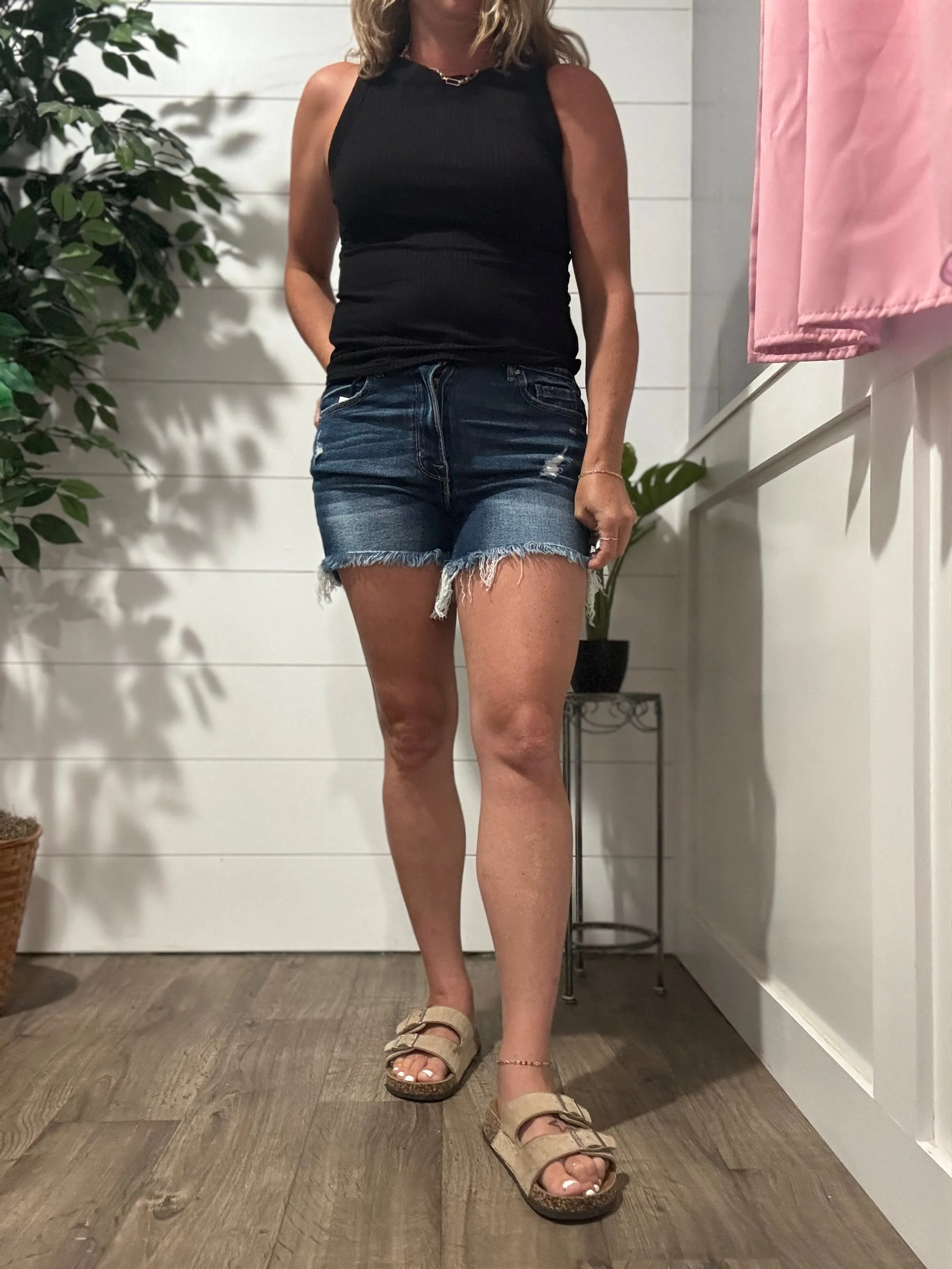 Everly Frayed Hem Mid Rise Shorts - dark wash