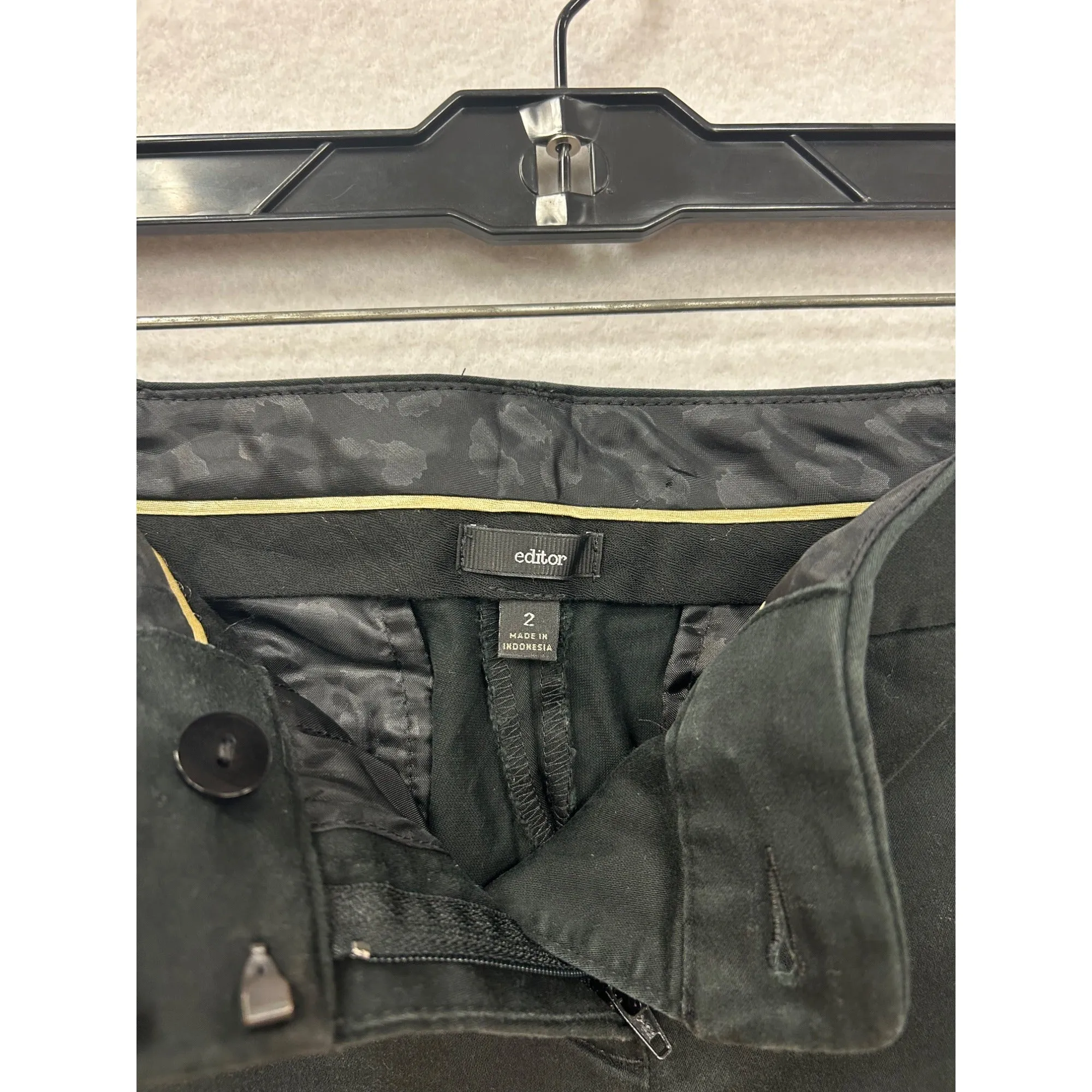 Express Editor Black Bermuda Shorts Womens Size 2 #6591