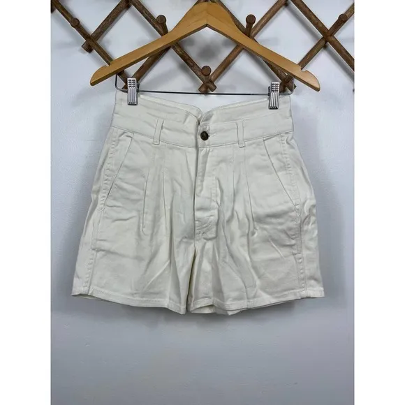 Faherty Rikki Shorts in White Size S