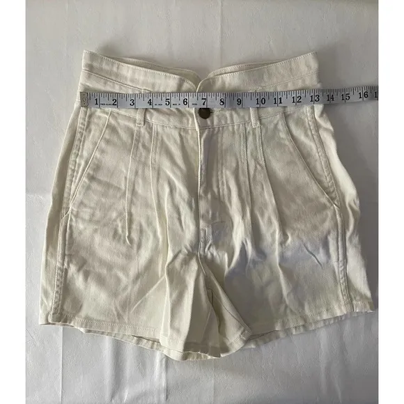 Faherty Rikki Shorts in White Size S