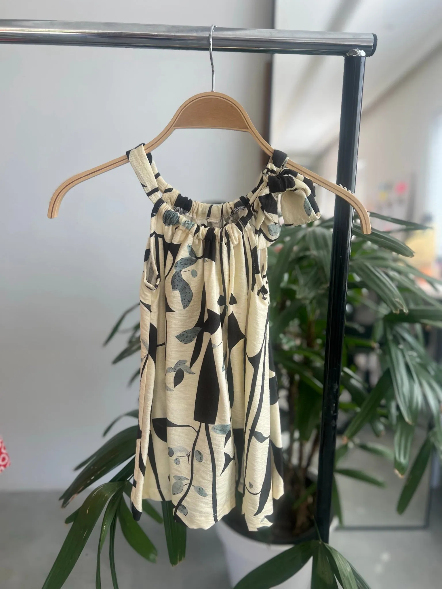 Girls Dresses Age 3-4