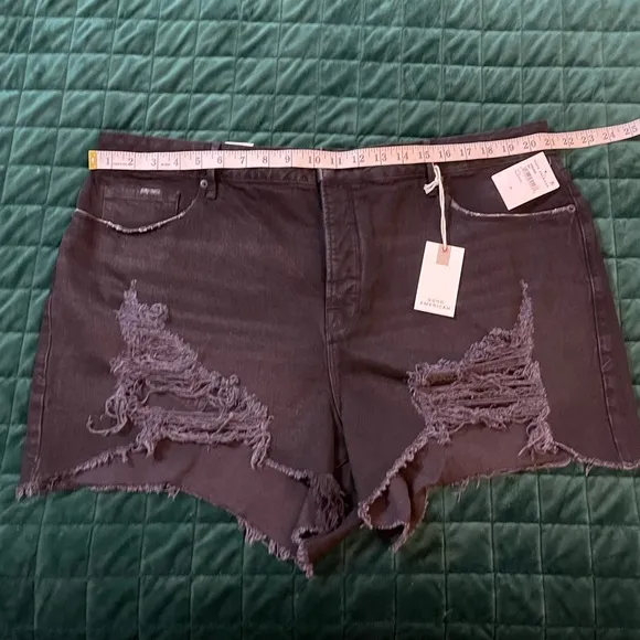 Good American Black denim bombshell shorts