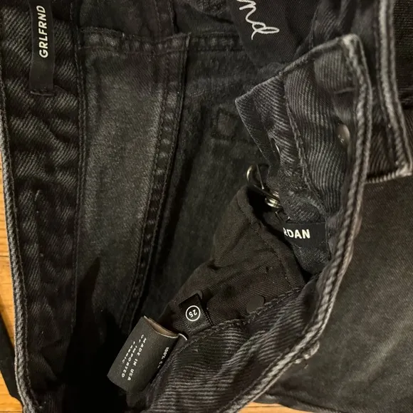 GRLFRND Jourdan Cut-Off Denim Shorts Black Late For Love Bermuda Spring Summer