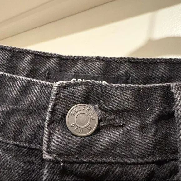 GRLFRND Jourdan Cut-Off Denim Shorts Black Late For Love Bermuda Spring Summer