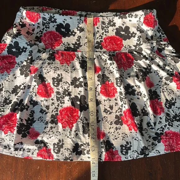 Ibkul Linited Edition 14in Swing Skort Xenia Red and Black Floral