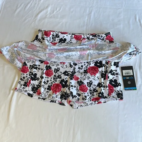 Ibkul Linited Edition 14in Swing Skort Xenia Red and Black Floral