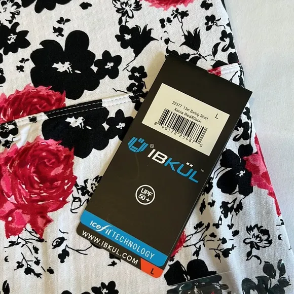 Ibkul Linited Edition 14in Swing Skort Xenia Red and Black Floral