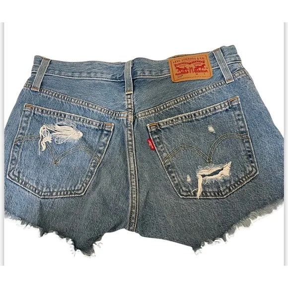 Iconic VNT  501 High Rise Distressed Denim Shorts