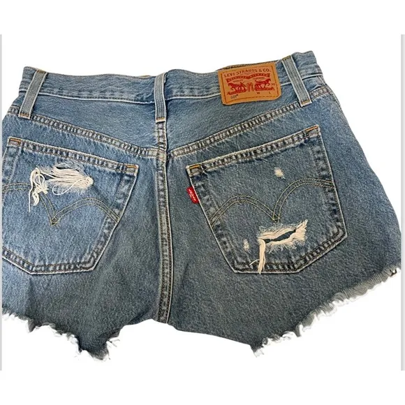 Iconic VNT  501 High Rise Distressed Denim Shorts