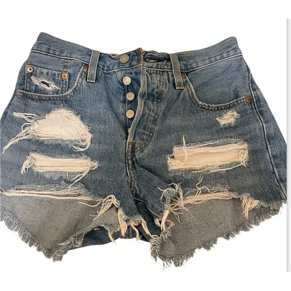 Iconic VNT  501 High Rise Distressed Denim Shorts