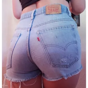 Iconic VNT  501 High Rise Distressed Denim Shorts