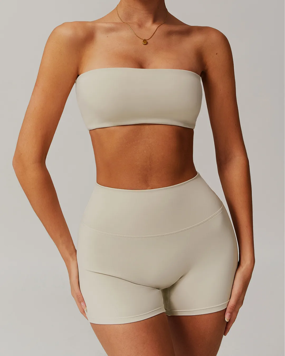 ISABELLE DYNAMIC STRETCH ACTIVE SHORTS