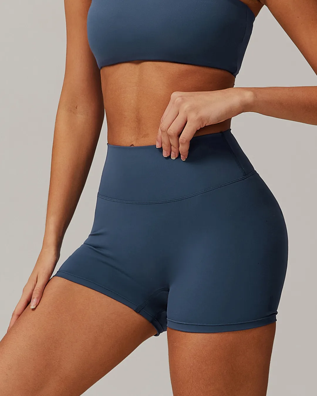 ISABELLE DYNAMIC STRETCH ACTIVE SHORTS