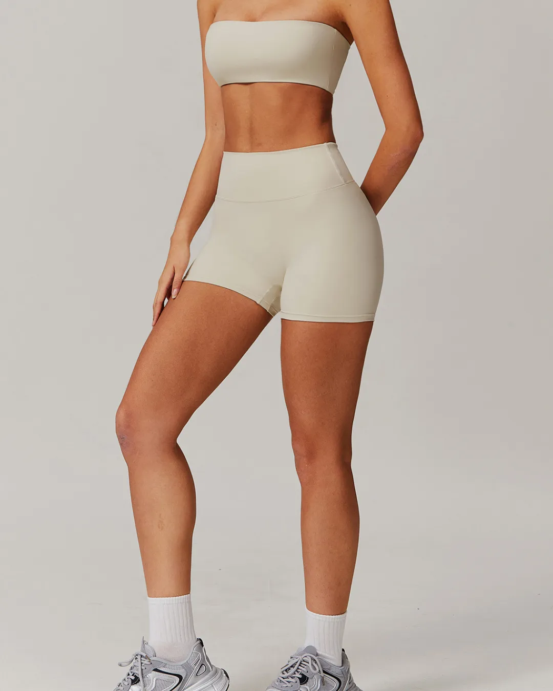 ISABELLE DYNAMIC STRETCH ACTIVE SHORTS