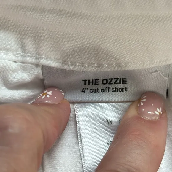 JOE'S JEANS™️ Size 32 'THE OZZIE' 4&quot; White Cutoff Stretch Denim Shorts