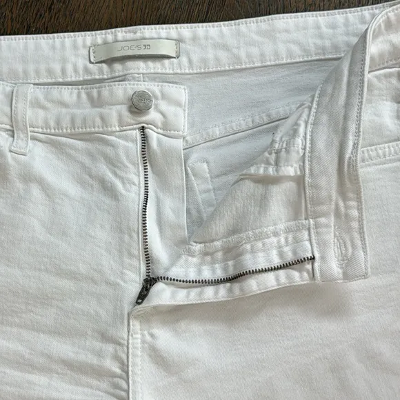 JOE'S JEANS™️ Size 32 'THE OZZIE' 4&quot; White Cutoff Stretch Denim Shorts