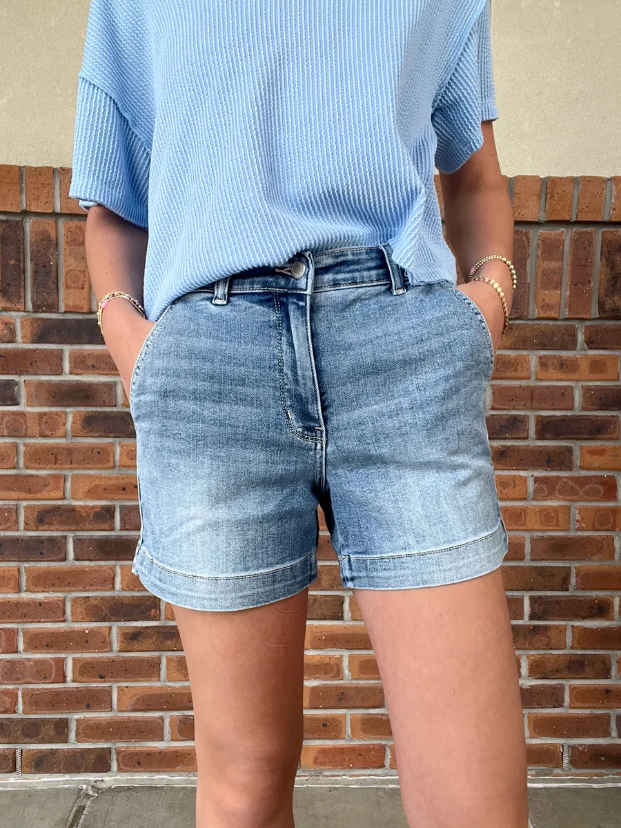 JUDY BLUE MID RISE DENIM TROUSER SHORTS