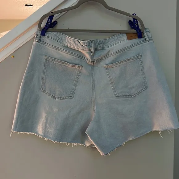 Lauren Ralph Lauren High Rise Frayed Hem Stretch Denim Shorts